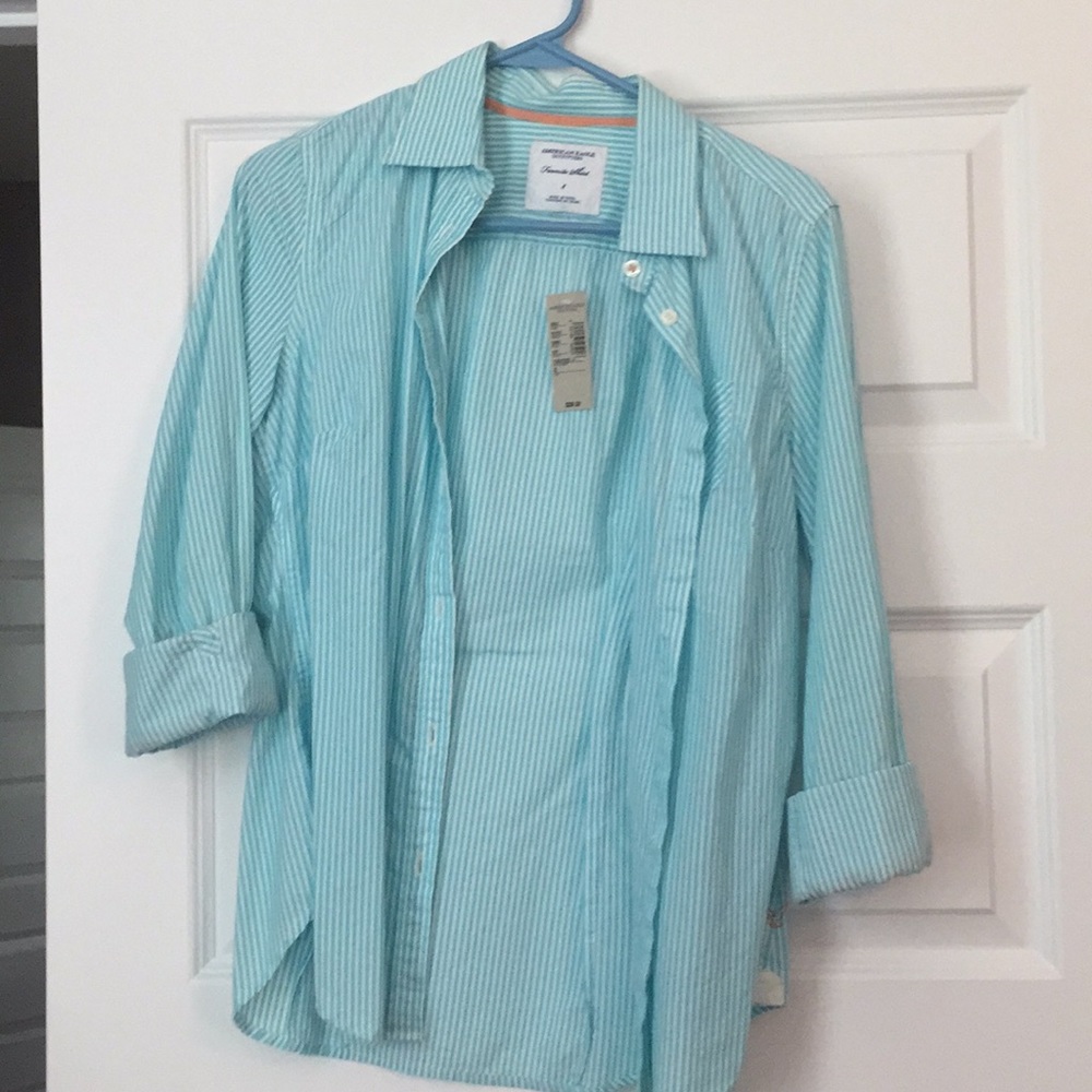 NWT American eagle Favorite shirt size 8
